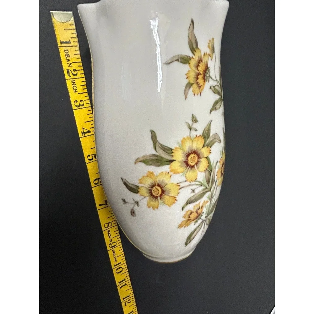 Vintage Floral Porcelain Vase Home Decor 8in Cream Yellow Good Scalloped Rim